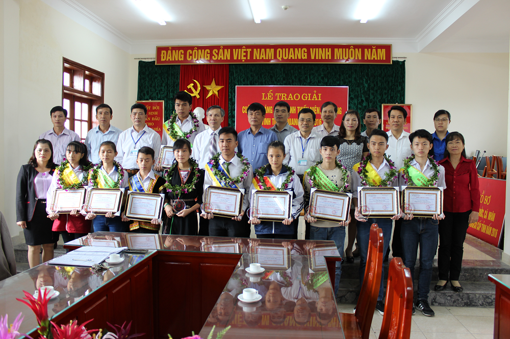 Trao giải sáng tạo thanh thiếu niên, nhi đồng tỉnh Tuyên Quang năm 2016